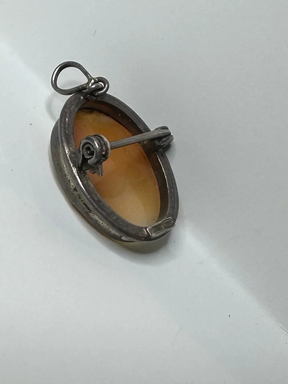 Vintage cameo pin/pendant